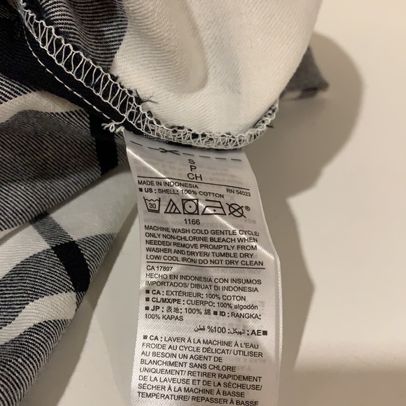 Old Navy black and white plaid ‘boyfriend’ shirt - Picture 4 of 4